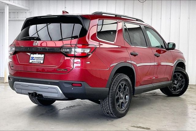Certified 2025 Honda Pilot TrailSport image 12