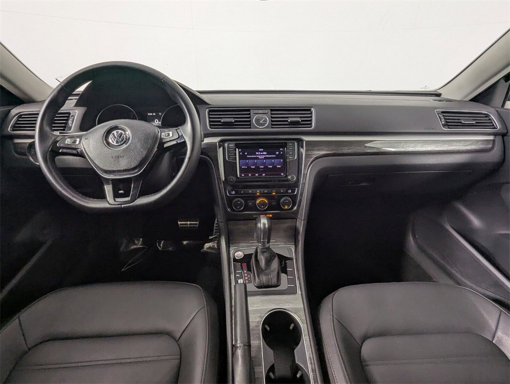 Used 2018 Volkswagen Passat 2.0T SEL Premium image 14