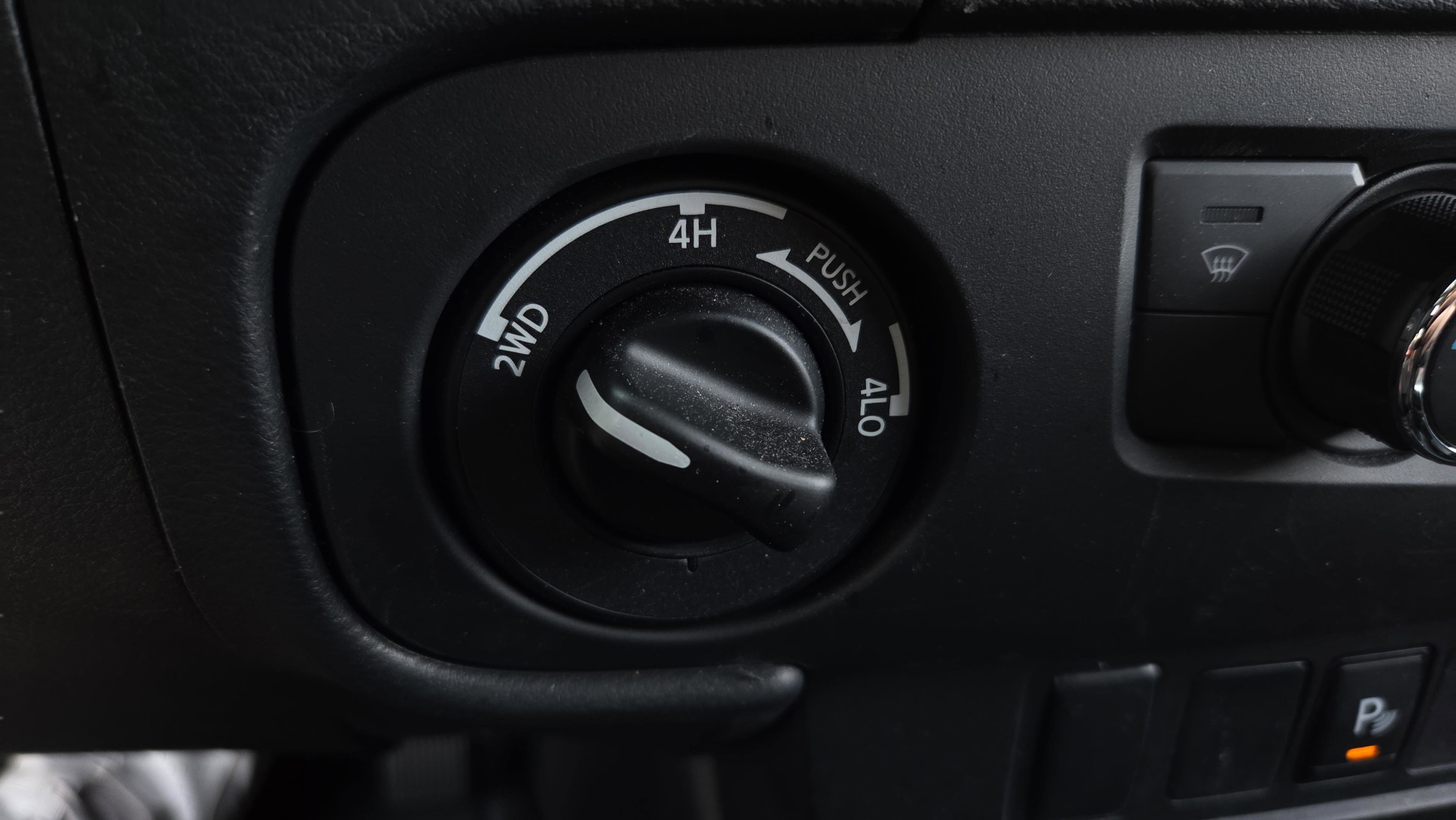 Used 2025 Nissan Frontier PRO-4X image 34