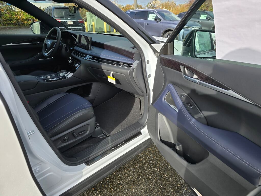 New 2026 INFINITI QX60 Sport image 10