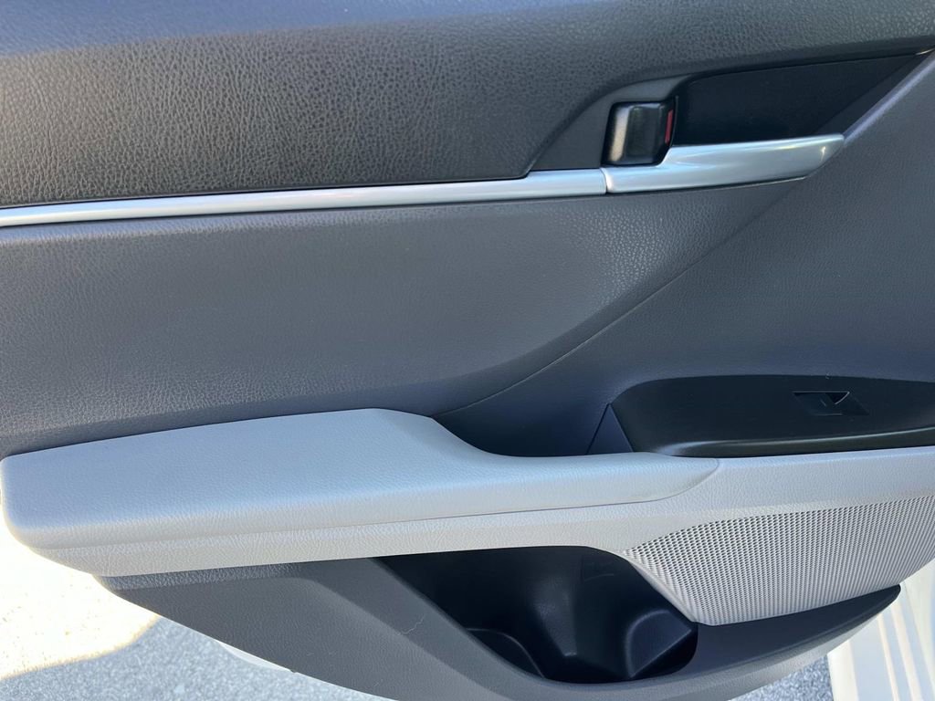 Used 2023 Toyota Camry LE image 17
