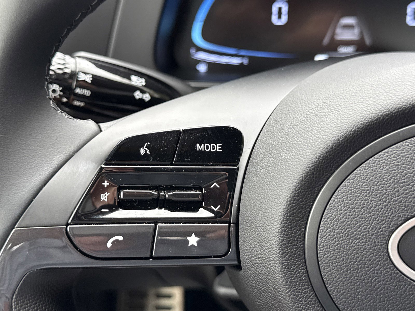 Certified 2025 Hyundai Elantra Sport image 20