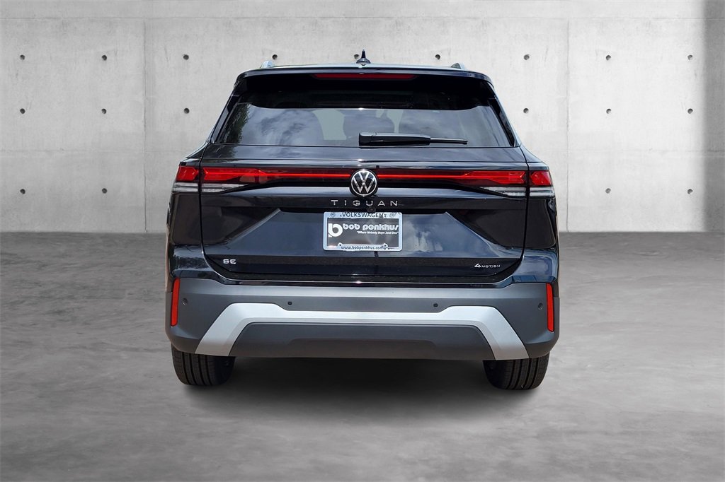 New 2025 Volkswagen Tiguan SE image 30