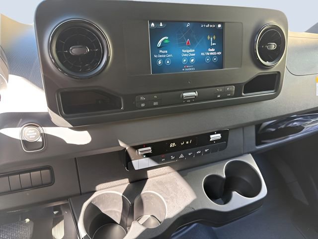 Used 2021 Mercedes-Benz Sprinter 2500 image 16