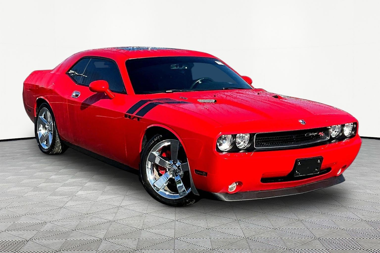 Used 2010 Dodge Challenger R/T RWD image 3