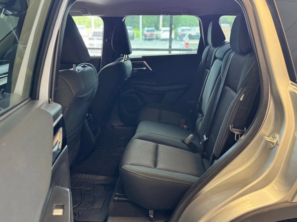 Used 2022 Mitsubishi Outlander ES AWD/4WD image 9