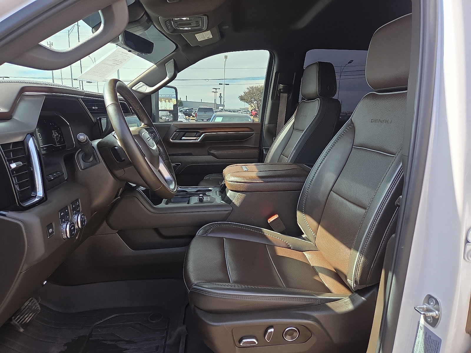 Used 2024 GMC Sierra 2500 Denali w/ Technology Package image 12