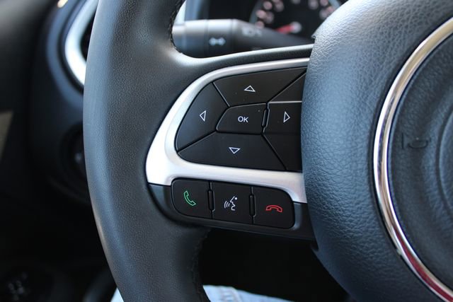 Used 2021 Jeep Renegade Latitude AWD/4WD image 5