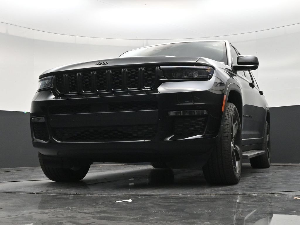 Used 2024 Jeep Grand Cherokee L Limited w/ Black Appearance Package AWD/4WD image 26