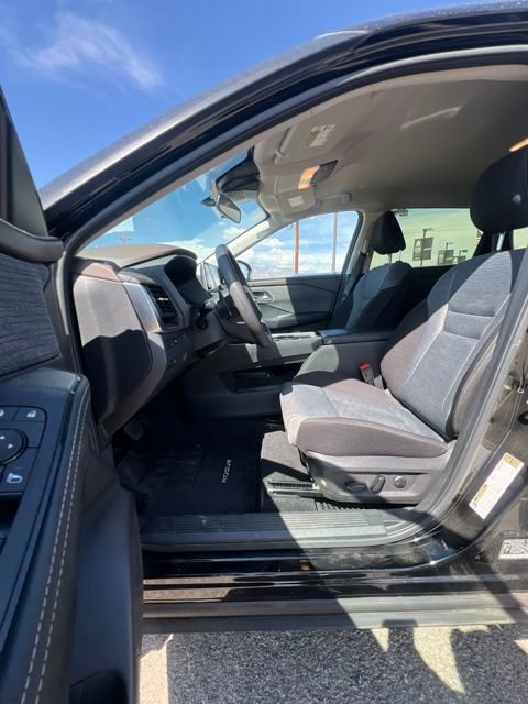 Used 2023 Nissan Rogue SV FWD image 26