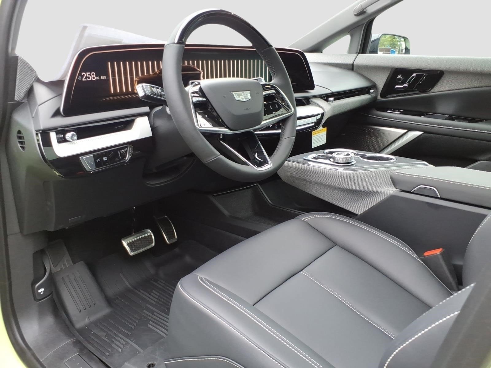 New 2027 Cadillac Optiq Sport w/ LPO, Floor Liner Package AWD/4WD image 12