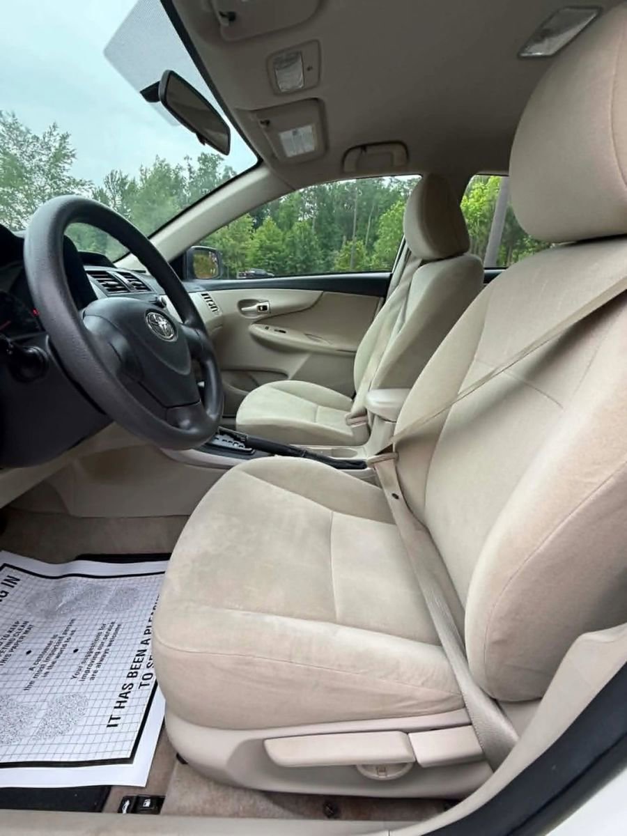 Used 2012 Toyota Corolla L FWD image 2