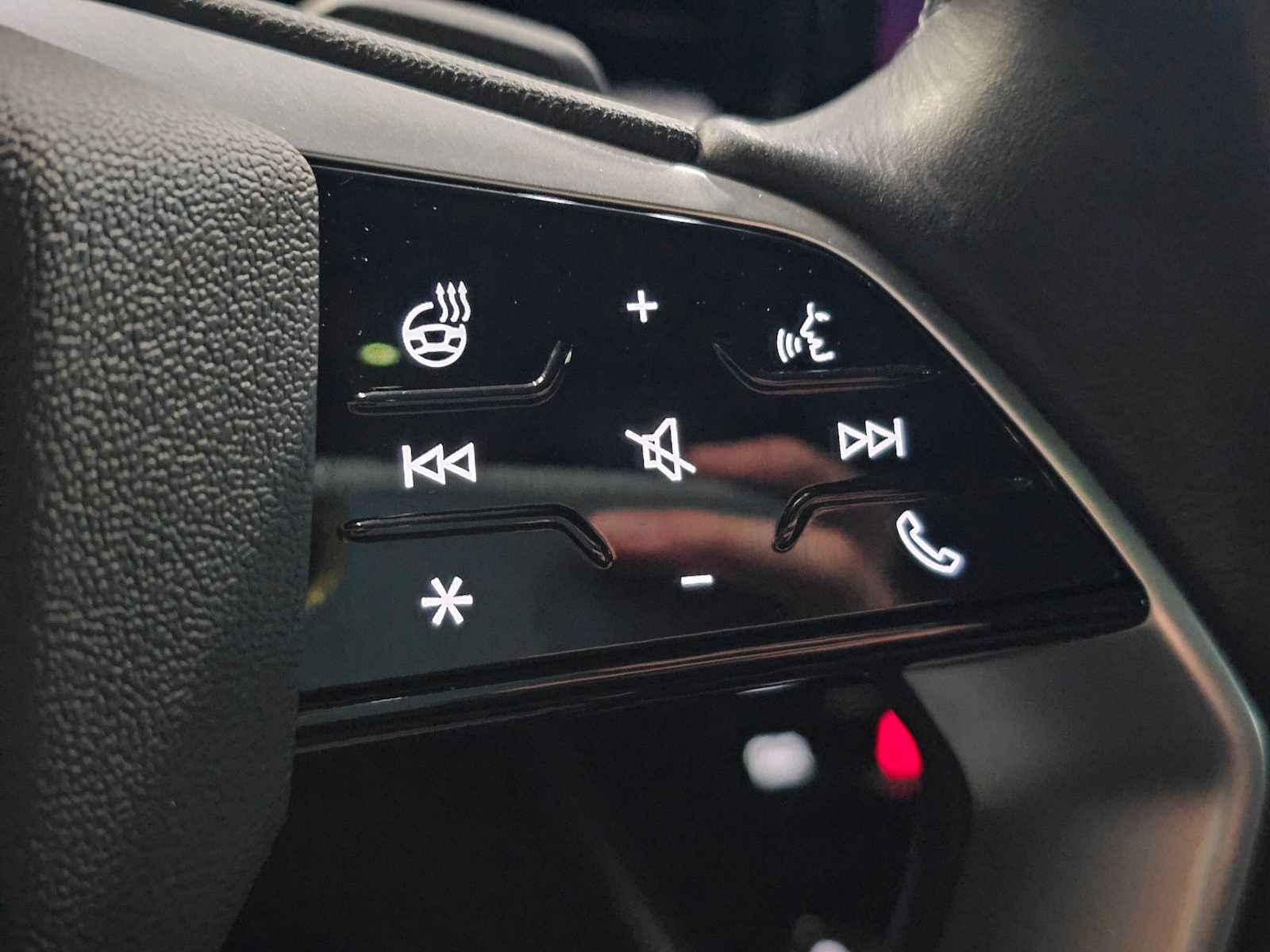 Used 2024 Audi Q4 e-tron Premium Plus image 27