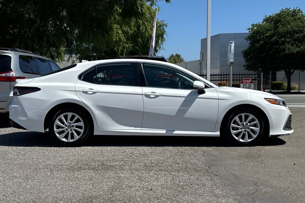 Used 2023 Toyota Camry LE w/ Protection Package (Q2) (TMS) FWD video 2