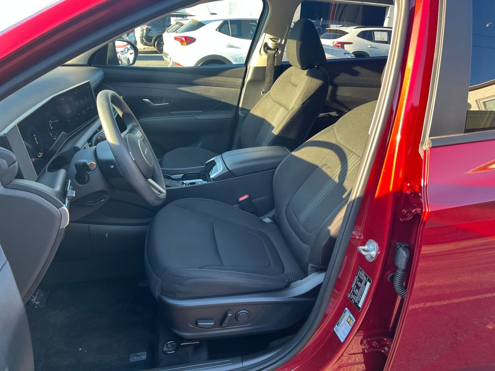 Used 2025 Hyundai Tucson SEL AWD/4WD image 37