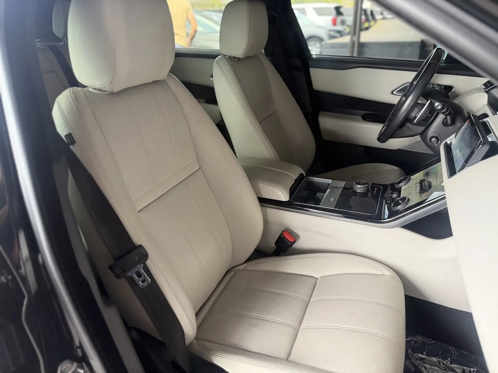 Used 2020 Land Rover Range Rover Velar R-Dynamic S AWD/4WD image 18