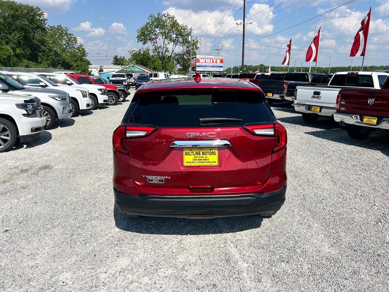 Used 2022 GMC Terrain SLE FWD image 17