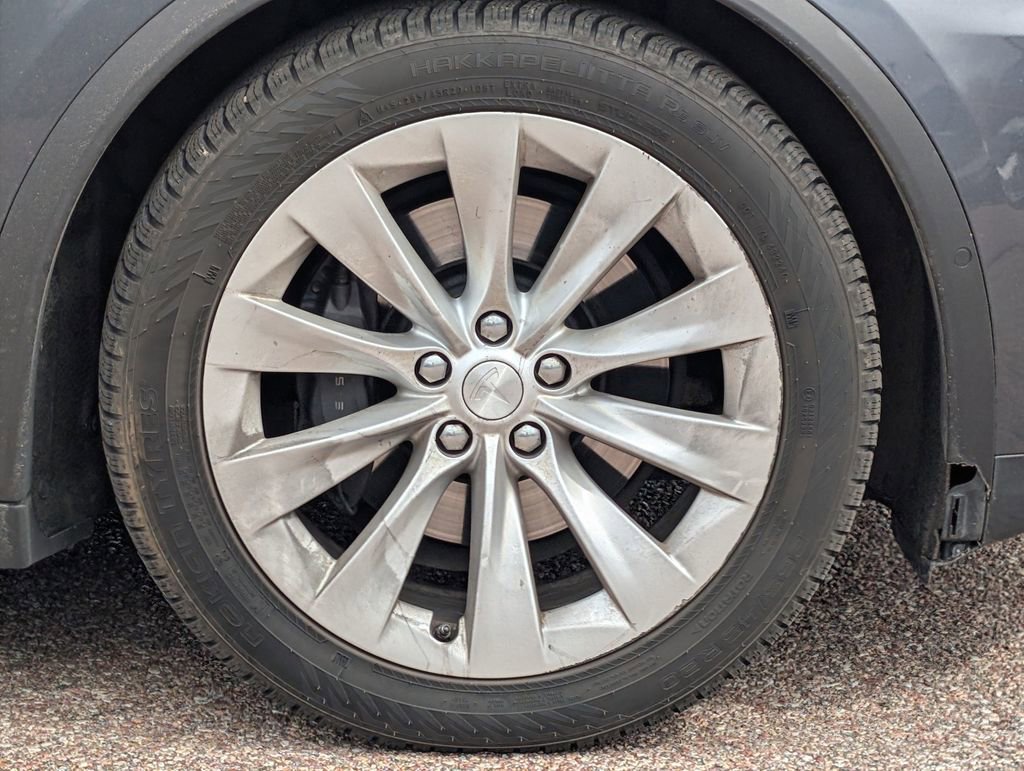 Used 2018 Tesla Model X P100D image 9