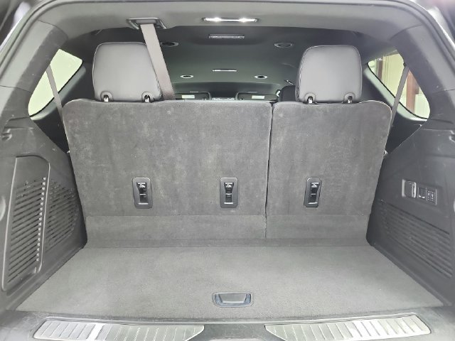 Used 2025 GMC Yukon Denali RWD image 45