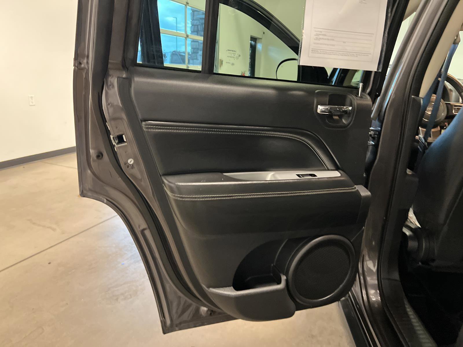 Used 2014 Jeep Compass Latitude AWD/4WD image 26