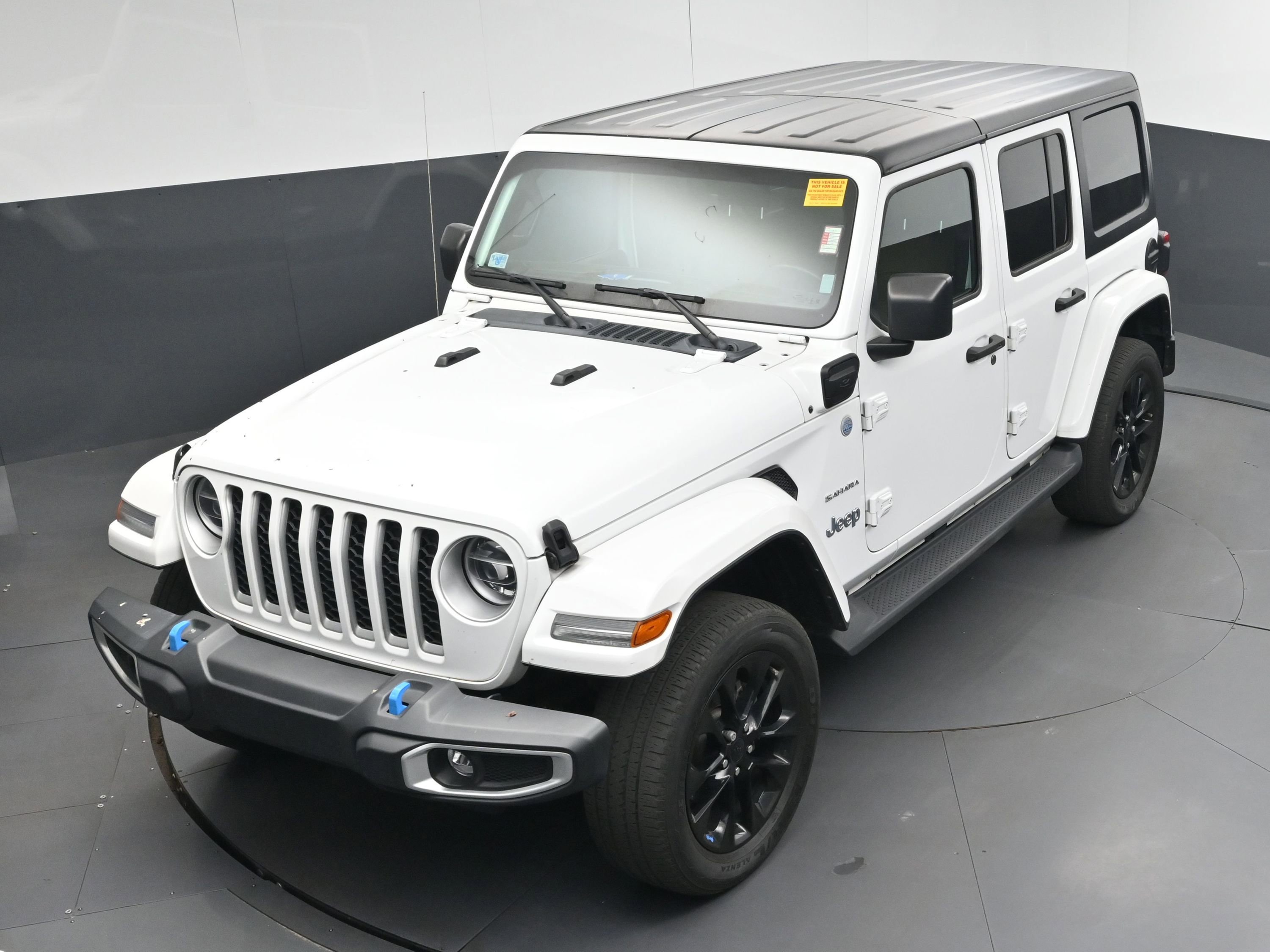 Used 2022 Jeep Wrangler Unlimited Sahara w/ Cold Weather Group image 30