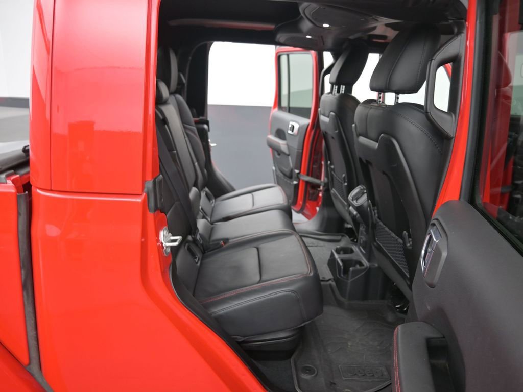 Used 2024 Jeep Gladiator Rubicon AWD/4WD image 15