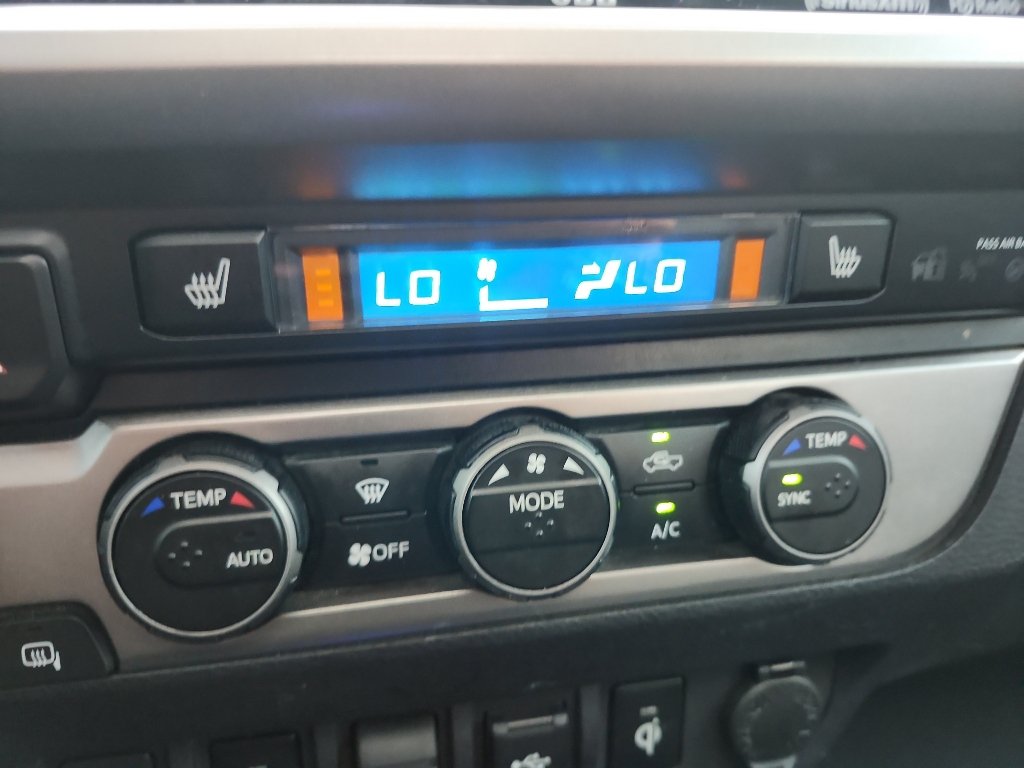 Used 2022 Toyota Tacoma Limited AWD/4WD image 29