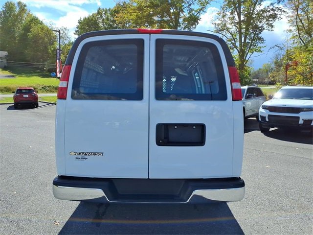 Used 2023 Chevrolet Express 2500 w/ Driver Convenience Package image 5