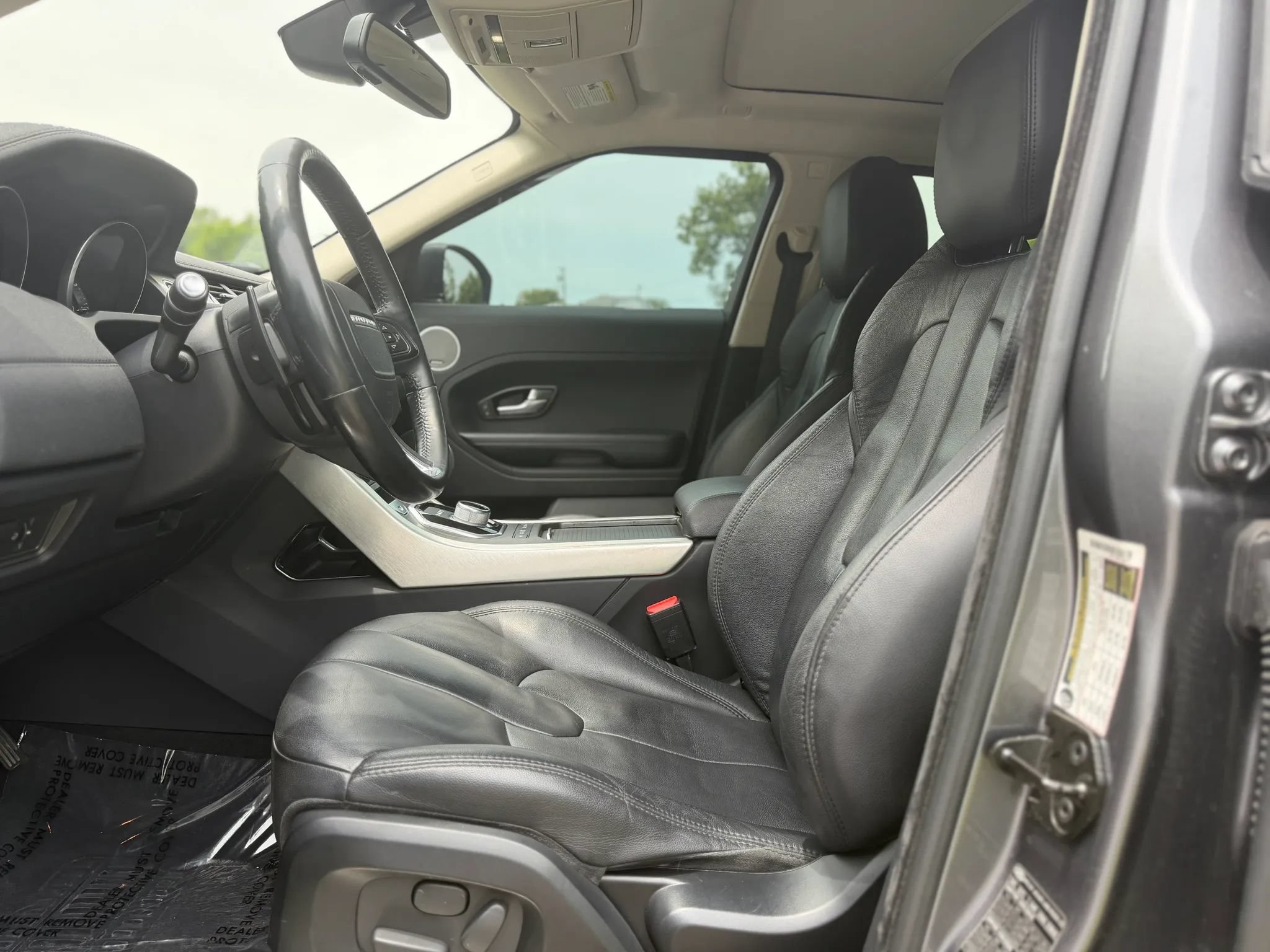 Used 2015 Land Rover Range Rover Evoque Pure Plus AWD/4WD image 16