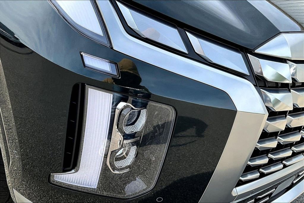 Used 2023 Hyundai Palisade Calligraphy w/ Cargo Package image 35