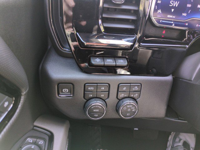 Used 2025 Chevrolet Silverado 1500 ZR2 w/ Technology Package image 20