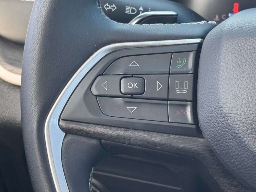 Used 2023 Jeep Grand Cherokee Limited w/ MOPAR Finishing Package image 23