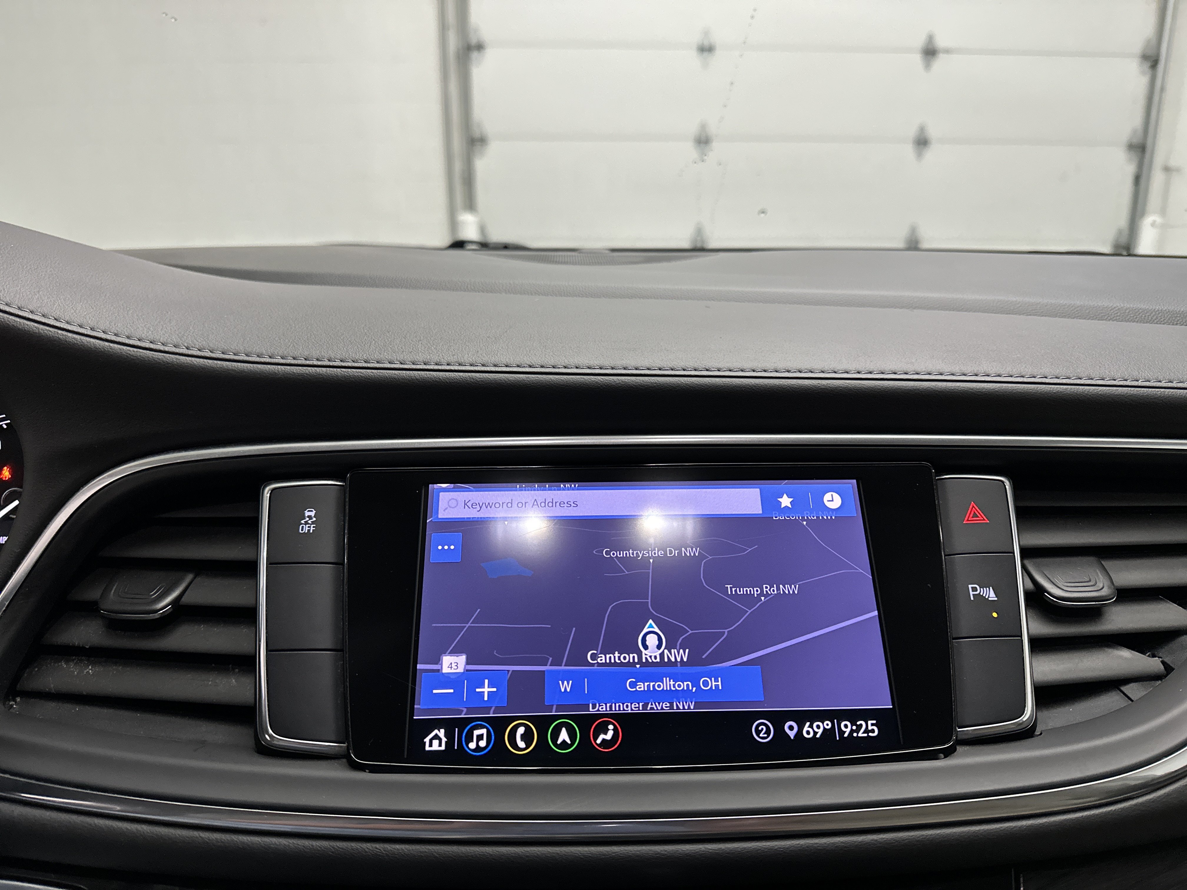 Used 2020 Buick Enclave Essence w/ Sound and Sites Package FWD image 34