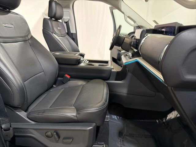Used 2025 Ford Expedition Platinum AWD/4WD image 30