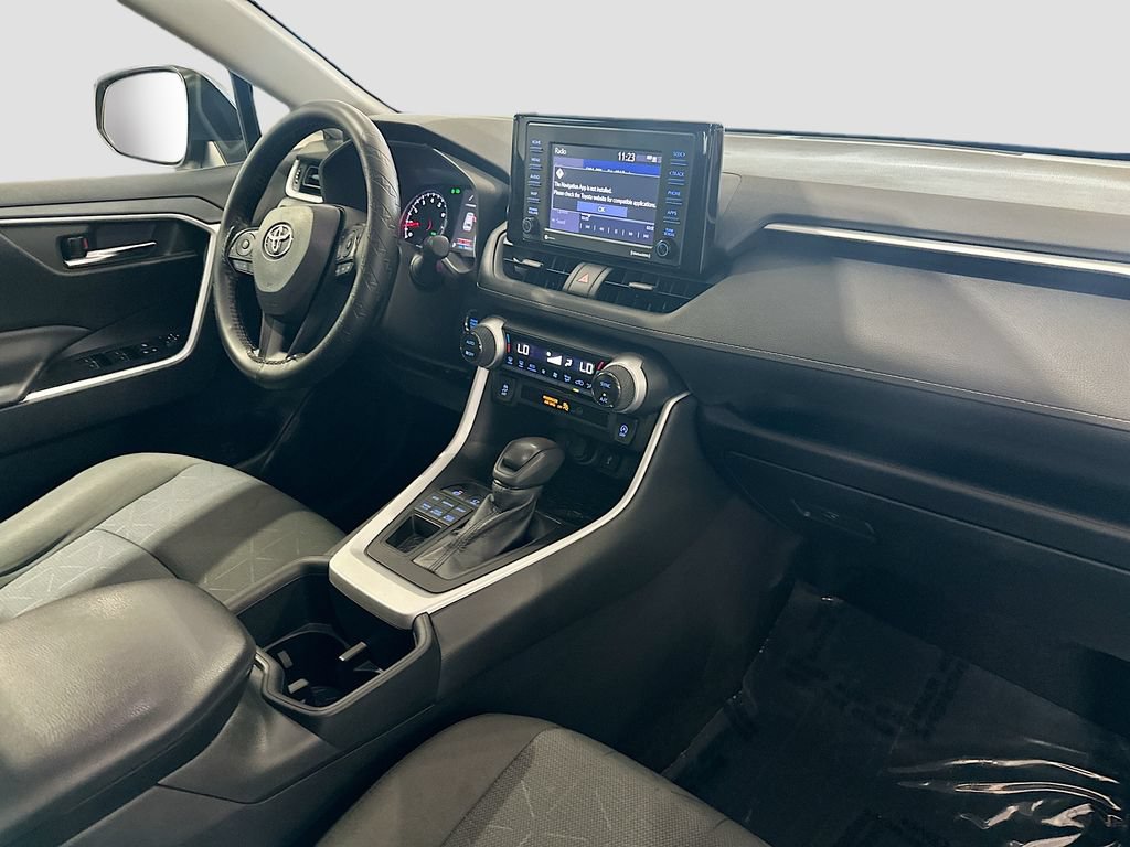Used 2022 Toyota RAV4 XLE AWD/4WD image 28