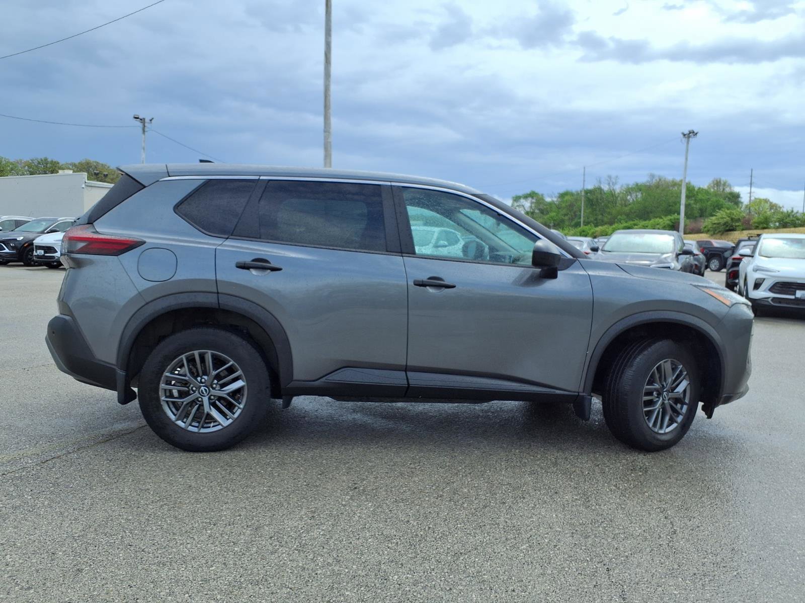 Used 2023 Nissan Rogue S image 27