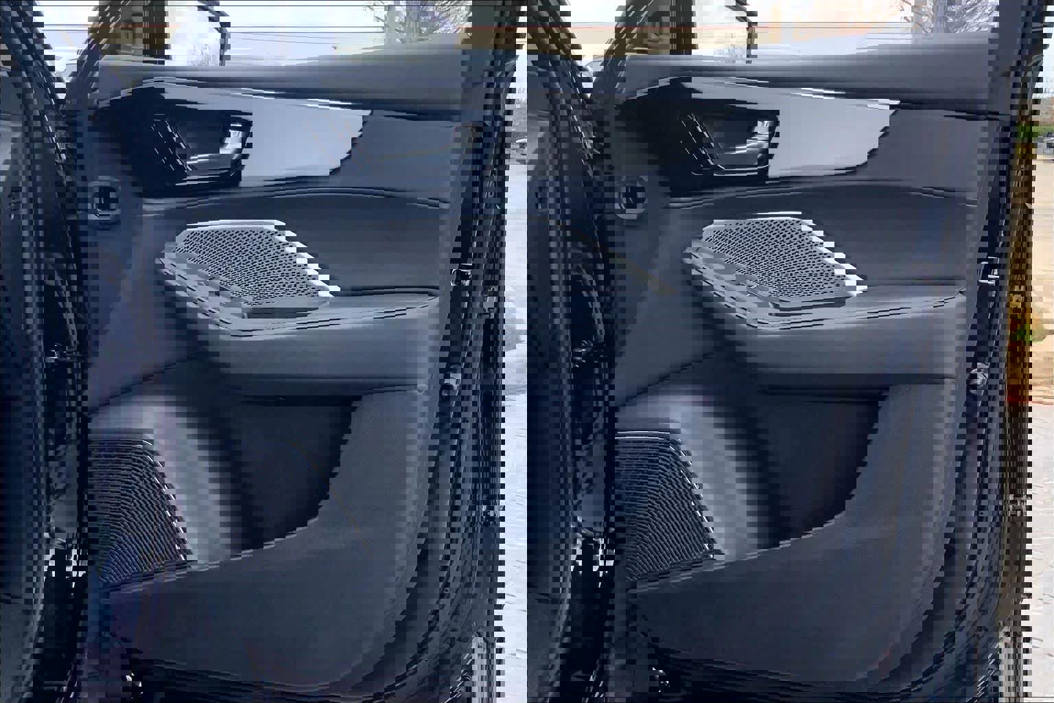 Used 2025 Acura MDX FWD image 23