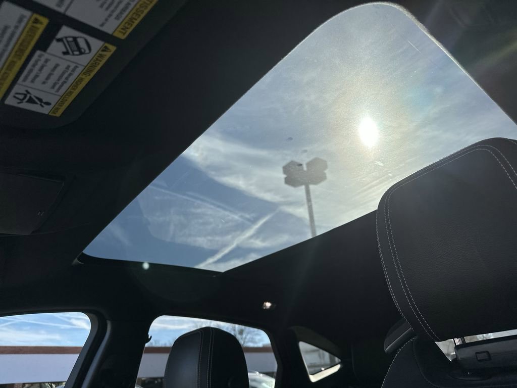 Used 2018 Jaguar E-PACE R-Dynamic S image 21