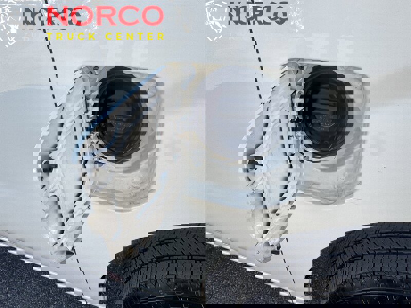 Used 2019 Nissan NV 2500 SV image 17