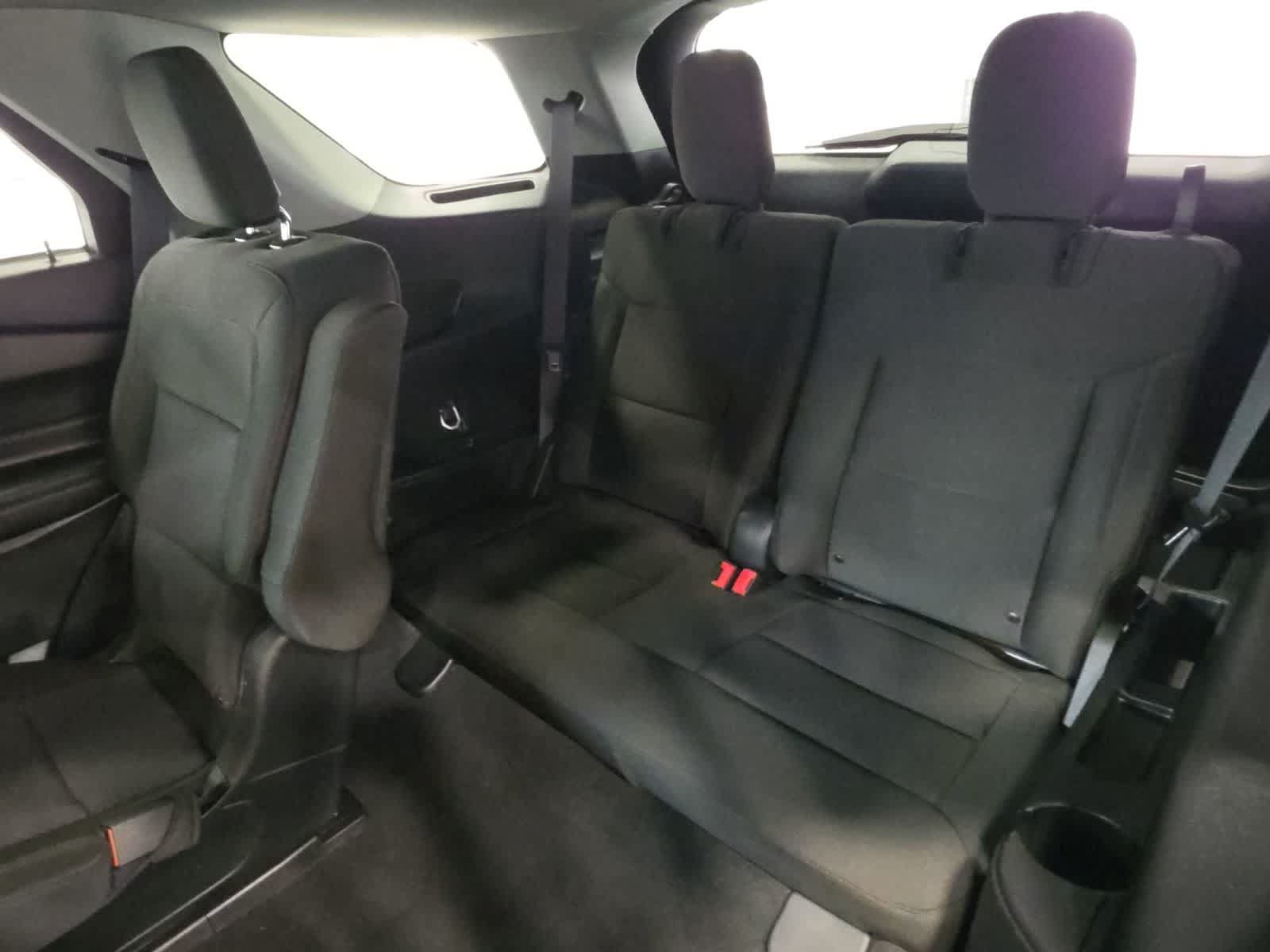 Used 2023 Ford Explorer XLT AWD/4WD image 29