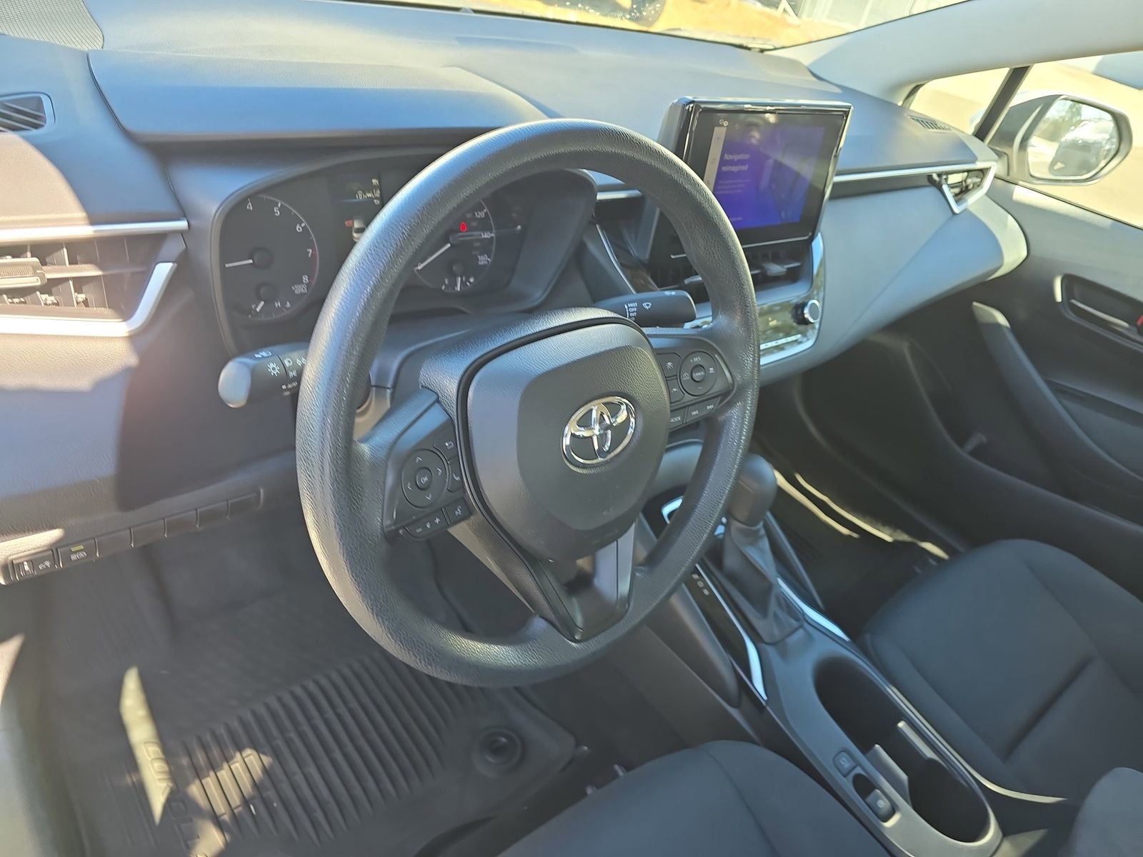 Used 2023 Toyota Corolla LE image 19