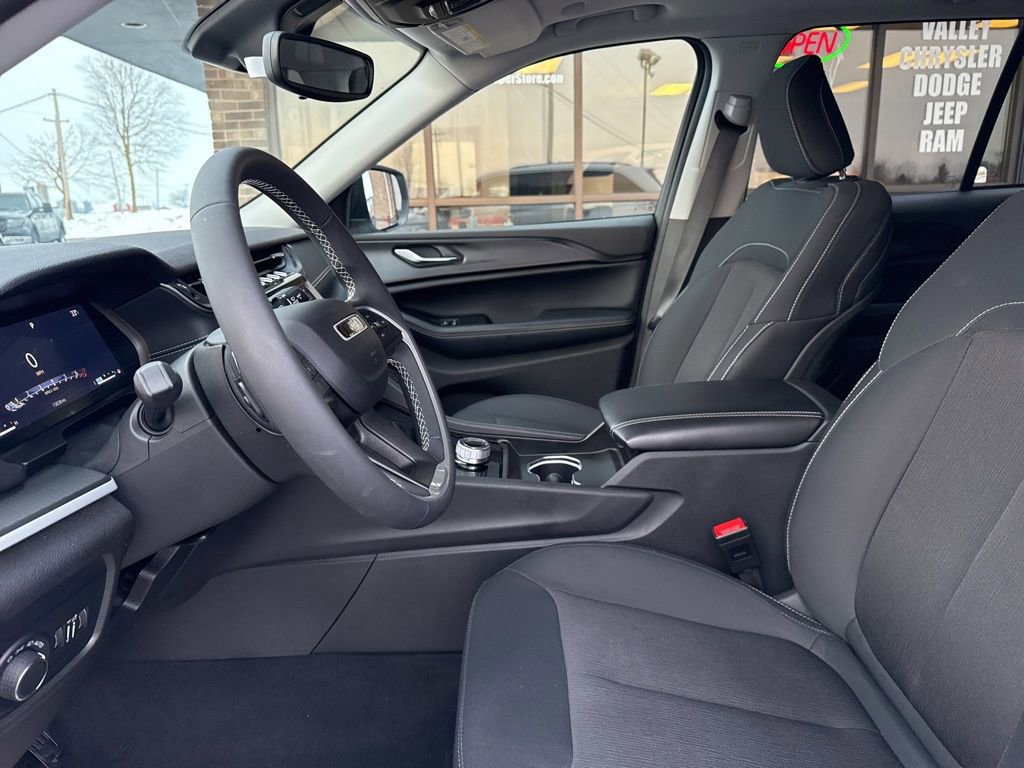 Used 2024 Jeep Grand Cherokee Laredo X image 52