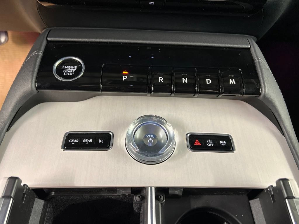 Used 2026 Lincoln Navigator Premiere AWD/4WD image 15