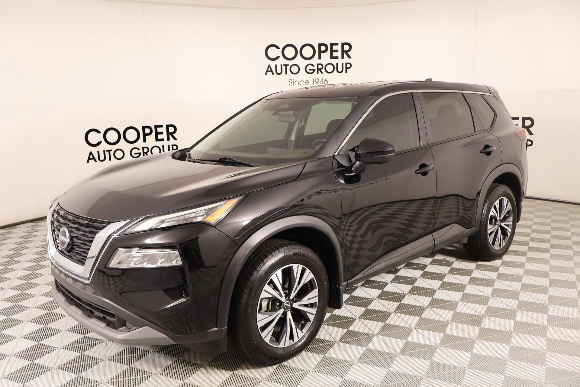 Used 2023 Nissan Rogue SV AWD/4WD image 9