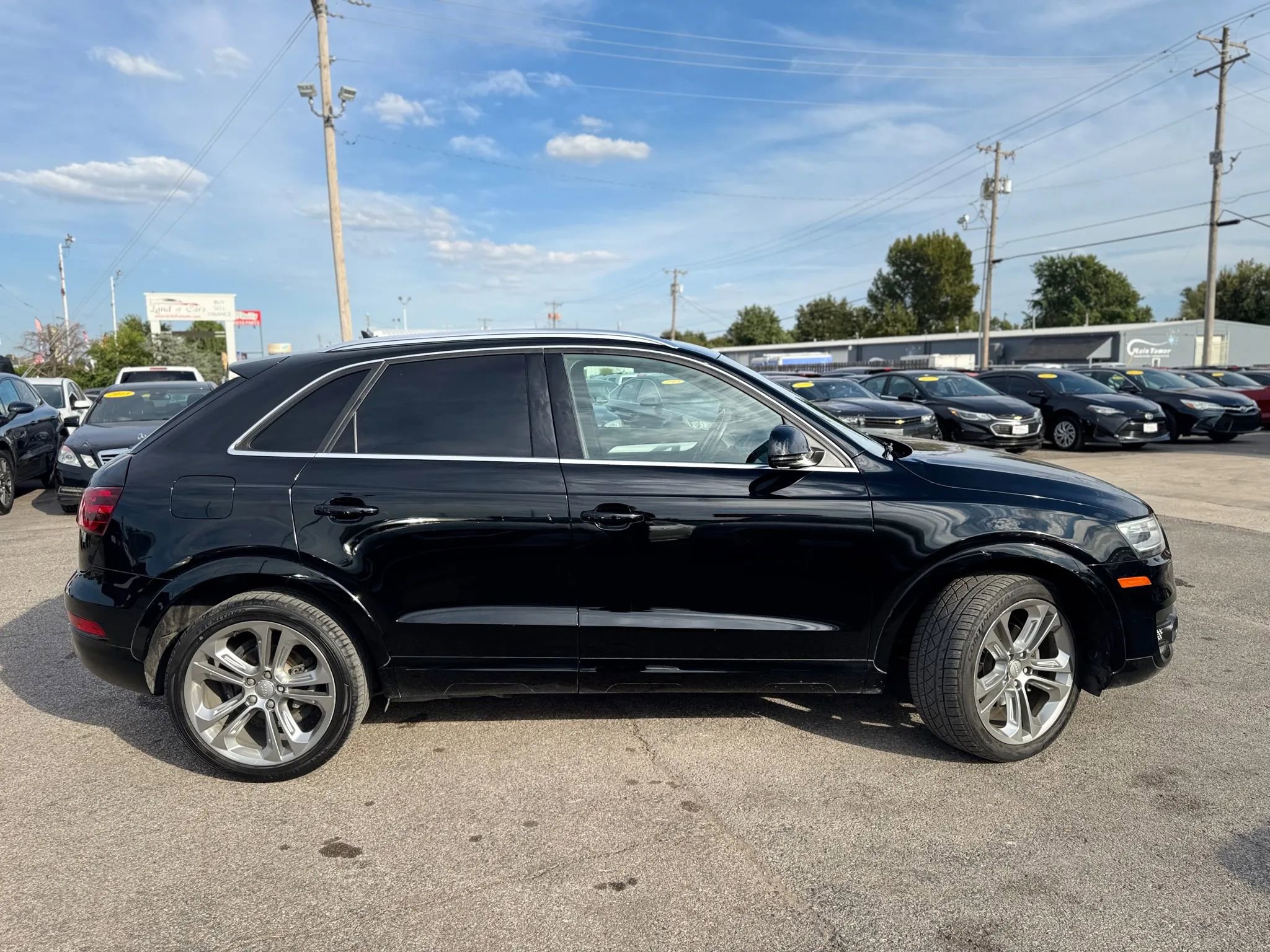 Used 2015 Audi Q3 2.0T Prestige w/ Prestige Package image 2