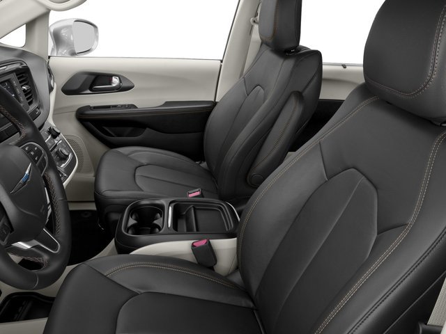 Used 2017 Chrysler Pacifica Touring-L FWD image 12