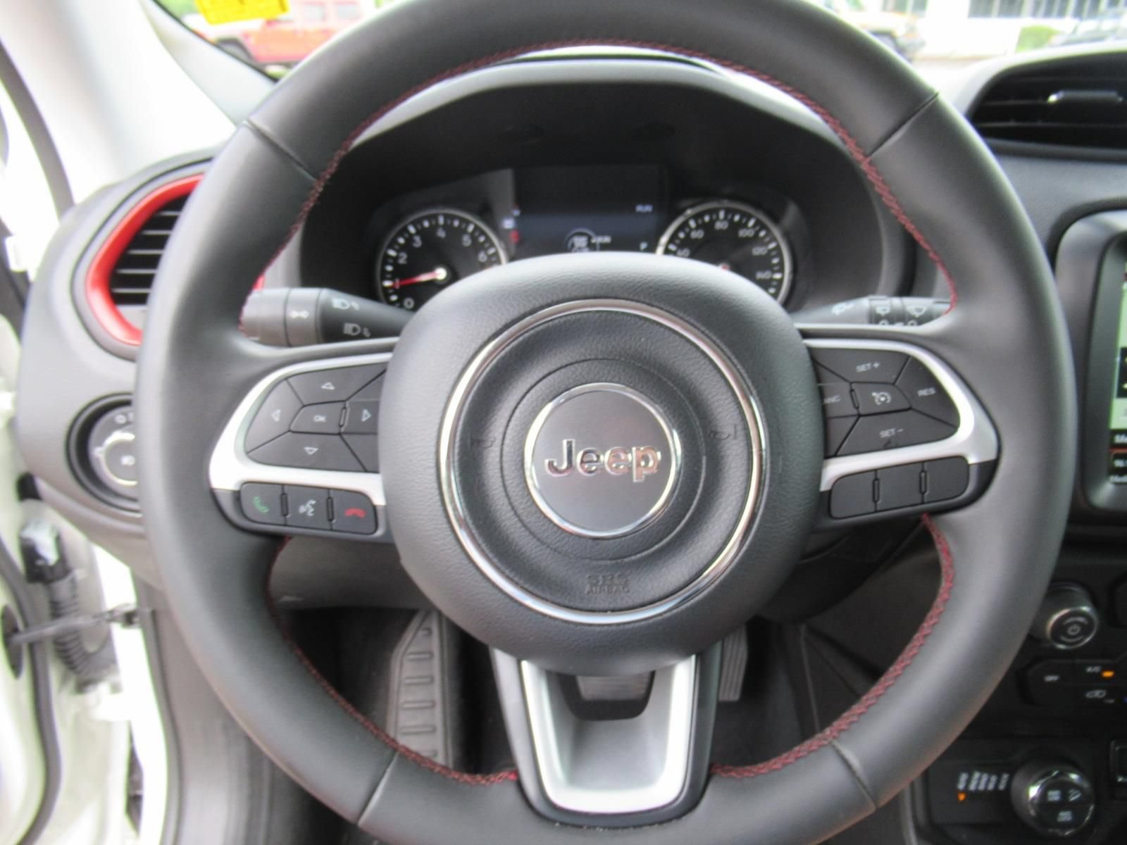 Certified 2023 Jeep Renegade Trailhawk AWD/4WD image 21