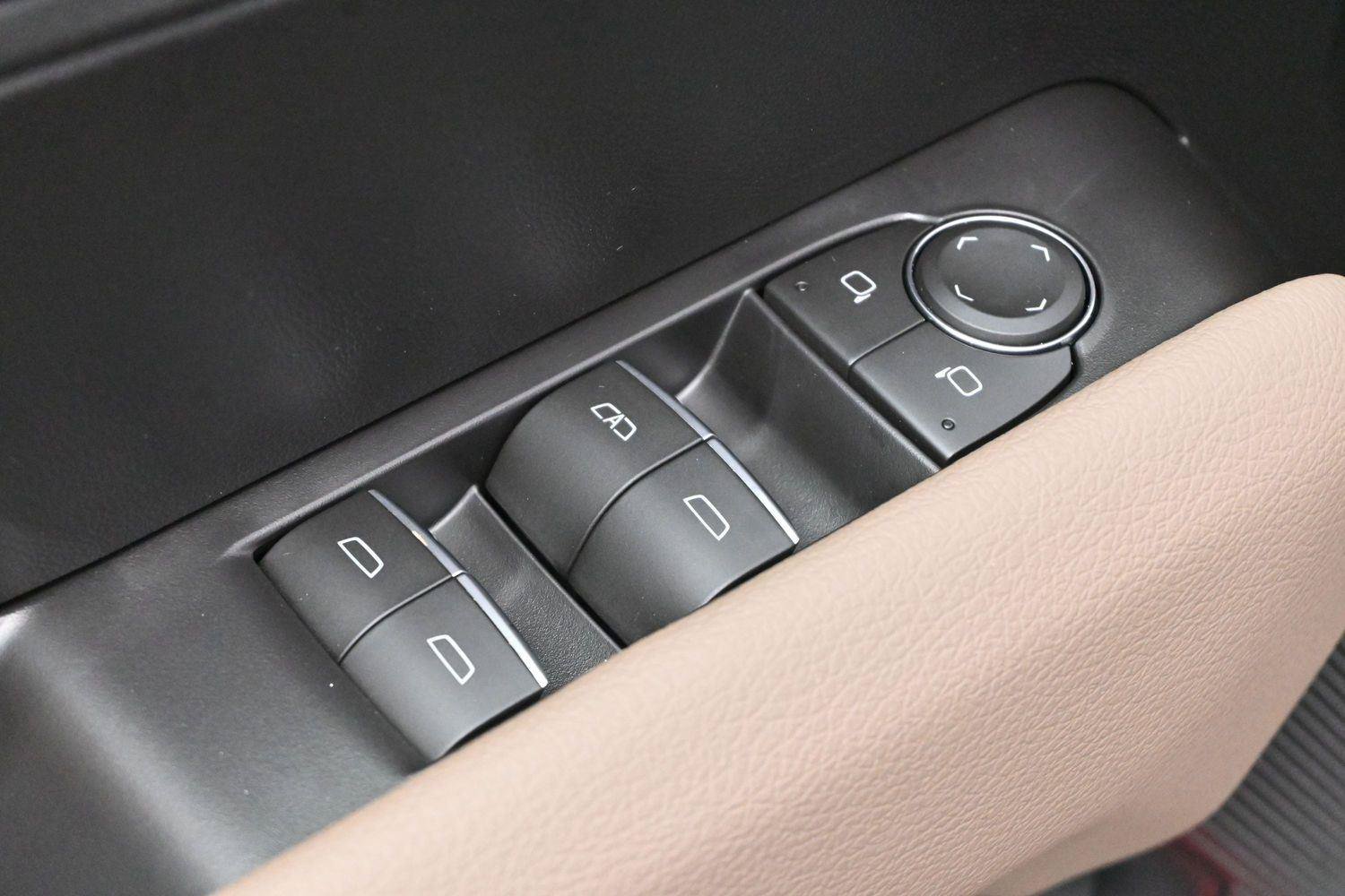 Used 2026 GMC Canyon Denali AWD/4WD image 12