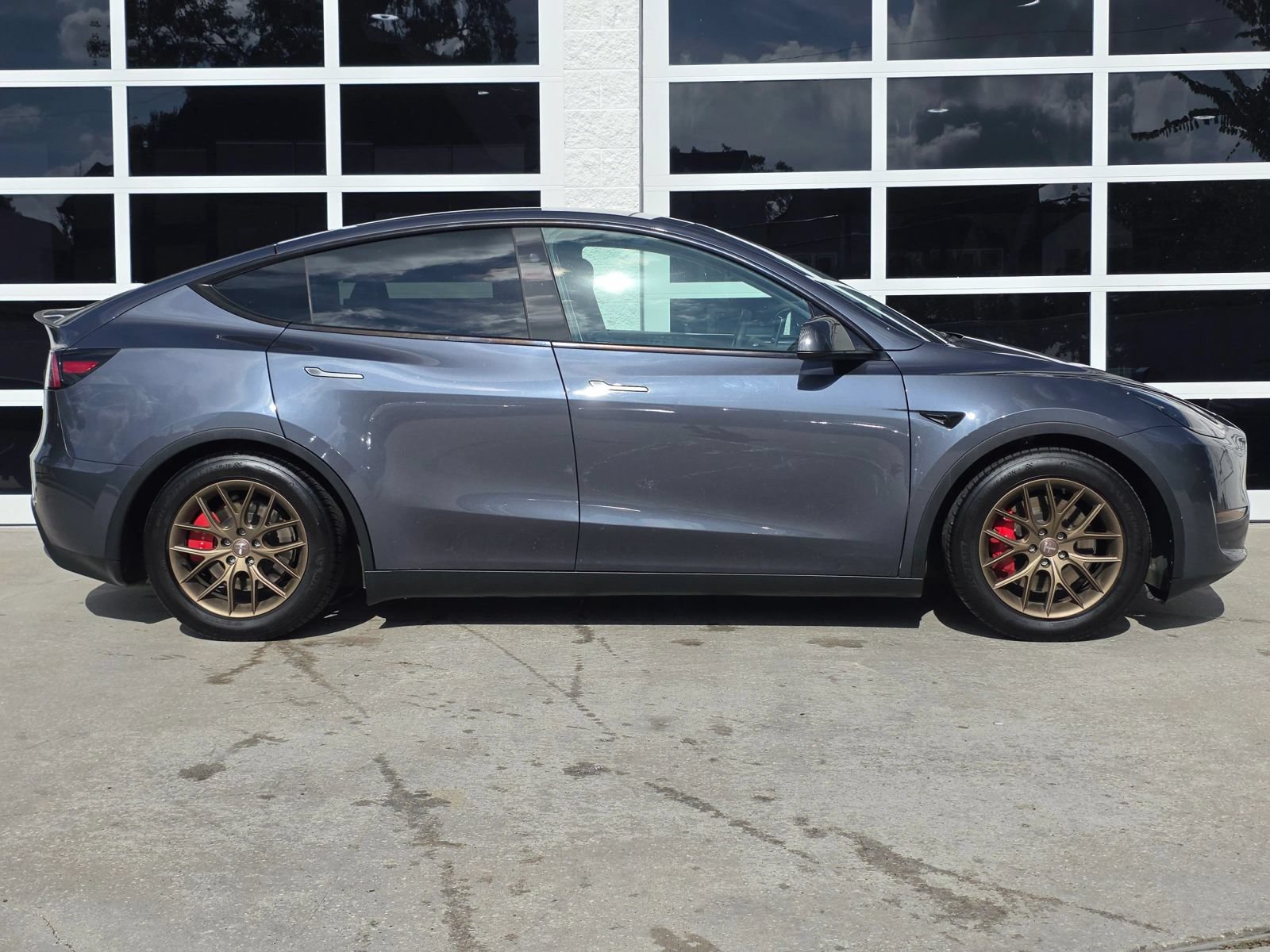 Used 2023 Tesla Model Y Performance AWD/4WD image 3