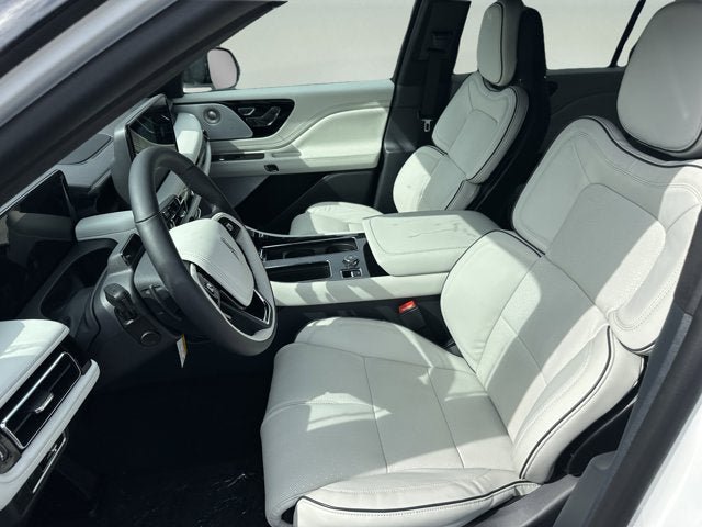 New 2026 Lincoln Aviator Black Label w/ Jet Appearance Package AWD/4WD image 9